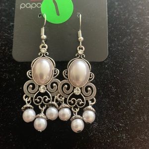Silver and pearl earrings with rhinestone